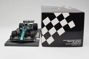 Aston Martin AMR22 Aramco #5 S. Vettel Abu Dhabi GP 2022 Last Race Collector's Edition Minichamps 1:18 117222205 Resin – Bild 6 von 7