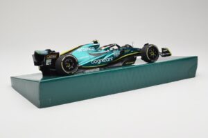 Aston Martin AMR22 #5 S. Vettel Last Race Abu Dhabi GP 2022 Minichamps 1:18 147222205 Resin – Bild 3 von 7