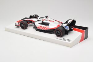 Haas VF-22 #20 K. Magnussen Pole Position Brazil GP 2022 Minichamps 1:18 147222120 Metall – Bild 5 von 7