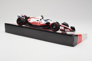 Haas VF-22 #47 M. Schumacher British GP Points 2022 Minichamps 1:18 147221047 Metall – Bild 4 von 6