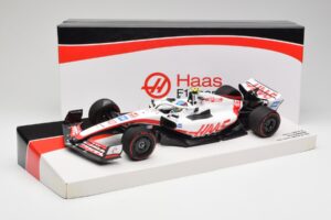 Haas VF-22 #47 M. Schumacher British GP Points 2022 Minichamps 1:18 147221047 Metall – Bild 6 von 6