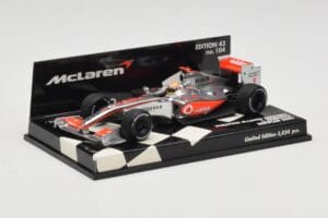 McLaren Mercedes MP4-24 #1 L. Hamilton Showcar 2009 Minichamps 1:43 530094371 Metall – Bild 2 von 5
