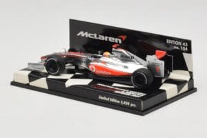 McLaren Mercedes MP4-24 #1 L. Hamilton Showcar 2009 Minichamps 1:43 530094371 Metall – Bild 3 von 5