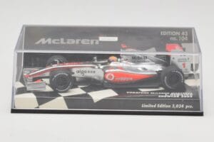 McLaren Mercedes MP4-24 #1 L. Hamilton Showcar 2009 Minichamps 1:43 530094371 Metall – Bild 5 von 5