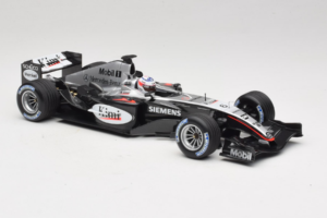 McLaren MP4/19 Mercedes K. Raikkonen F1 2004 Minichamps 1:18 530041806 Metall – Bild 4 von 7
