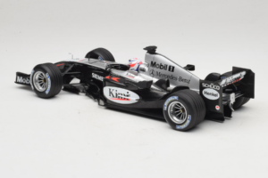 McLaren MP4/19 Mercedes K. Raikkonen F1 2004 Minichamps 1:18 530041806 Metall – Bild 5 von 7
