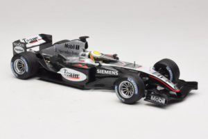 McLaren MP4/19 Mercedes L. Hamilton Autosport Young Driver Test Silverstone 2004 Minichamps 1:18 530044418 Metall – Bild 4 von 7