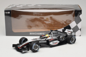 McLaren MP4/19 Mercedes L. Hamilton Autosport Young Driver Test Silverstone 2004 Minichamps 1:18 530044418 Metall – Bild 7 von 7