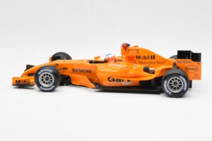McLaren MP4-20 Mercedes G. Paffett Interim Test Car 2006 Minichamps 1:18 530061895 Metall – Bild 3 von 6