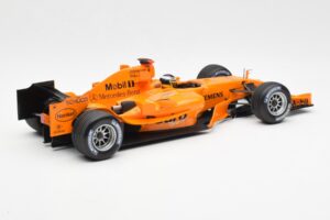 McLaren MP4-20 Mercedes P. de la Rosa Interim Test Car 2006 Minichamps 1:18 530061894 Metall – Bild 2 von 6