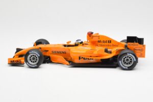 McLaren MP4-20 Mercedes P. de la Rosa Interim Test Car 2006 Minichamps 1:18 530061894 Metall – Bild 3 von 6