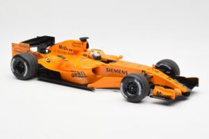 McLaren MP4-21 Mercedes #4 J.P. Montoya Interim Livery 2006 Minichamps 1:18 530061874 Metall – Bild 4 von 6