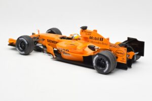 McLaren MP4-21 Mercedes #4 J.P. Montoya Interim Livery 2006 Minichamps 1:18 530061874 Metall – Bild 5 von 6