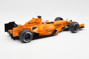 McLaren MP4-21 Mercedes #3 K. Raikkonen Interim Livery 2006 Minichamps 1:18 530061873 Metall – Bild 2 von 6