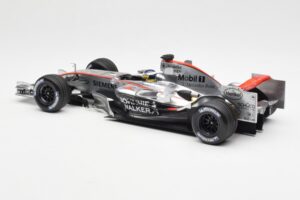 McLaren Mercedes MP4-21 P. de la Rosa F1 Showcar 2006 Minichamps 1:18 B66962346 Metall – Bild 5 von 6