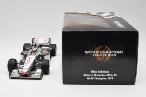 McLaren MP4/13 #8 M. Hakkinen F1 World Champion 1998 Minichamps 1:18 18690008 Metall – Bild 7 von 7