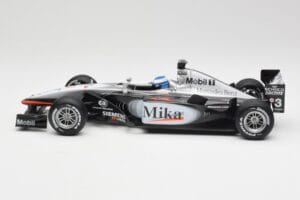 McLaren MP4-16 #4 M. Häkkinen F1 2001 Hot Wheels 1:18 50198 Metall – Bild 3 von 6
