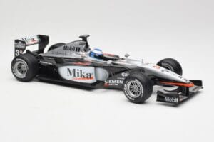 McLaren MP4-16 #4 M. Häkkinen F1 2001 Hot Wheels 1:18 50198 Metall – Bild 4 von 6