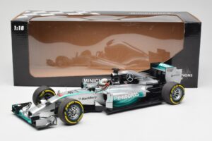 Mercedes AMG Petronas W05 #44 L. Hamilton F1 World Champion 2014 Minichamps 1:18 186140044 Metall – Bild 7 von 7