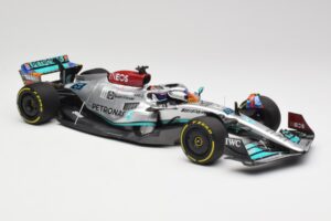 Mercedes AMG W13 E Performance Petronas #63 G. Russell Miami GP 2022 Minichamps 1:18 110220563 Metall – Bild 4 von 7