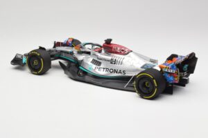Mercedes AMG W13 E Performance Petronas #63 G. Russell Miami GP 2022 Minichamps 1:18 110220563 Metall – Bild 5 von 7