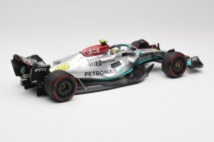 Mercedes AMG W13 E Performance Petronas #44 L. Hamilton Spanish GP 2022 Minichamps 1:18 110220044 Metall – Bild 2 von 7