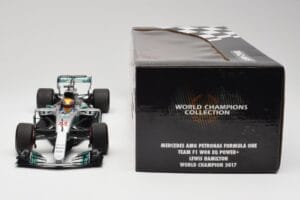 Mercedes AMG W08 EQ Power+ Petronas #44 L. Hamilton F1 World Champion 2017 Minichamps 1:18 186170044 Resin – Bild 6 von 7