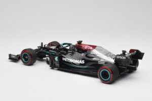 Mercedes AMG W12 Petronas #44 L. Hamilton Spanish GP 100th Pole 2021 Minichamps 1:18 110210444 Resin – Bild 5 von 7