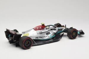 Mercedes AMG W13 E Performance Petronas #44 L. Hamilton Brazilian GP 2022 Minichamps 1:18 110222144 Resin – Bild 2 von 7