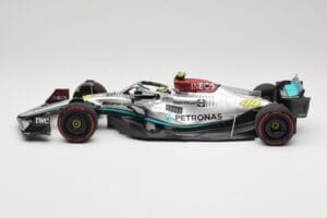 Mercedes AMG W13 E Performance Petronas #44 L. Hamilton Brazilian GP 2022 Minichamps 1:18 110222144 Resin – Bild 3 von 7