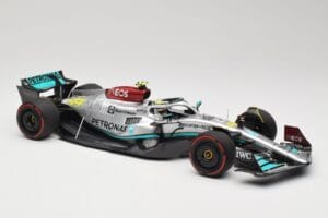 Mercedes AMG W13 E Performance Petronas #44 L. Hamilton Brazilian GP 2022 Minichamps 1:18 110222144 Resin – Bild 4 von 7