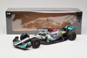Mercedes AMG W13 E Performance Petronas #44 L. Hamilton Brazilian GP 2022 Minichamps 1:18 110222144 Resin – Bild 7 von 7