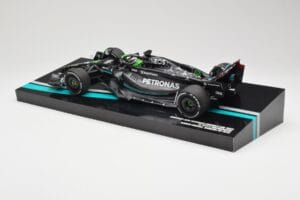 Mercedes AMG W14 E Performance Petronas #63 G. Russell Bahrain GP 2023 Minichamps 1:18 113230163 Resin – Bild 5 von 7