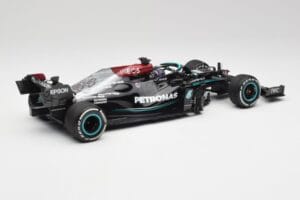 Mercedes AMG W12 #44 L. Hamilton Bahrain GP 2021 Minichamps 1:18 110210144 Metall – Bild 2 von 7