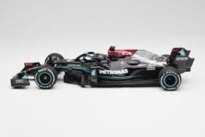 Mercedes AMG W12 #44 L. Hamilton Bahrain GP 2021 Minichamps 1:18 110210144 Metall – Bild 3 von 7