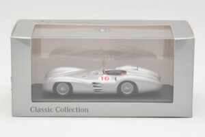 Mercedes W196 Streamliner #16 J.M. Fangio GP Italy Winner 1954 Minichamps 1:43 432543016 Metall – Bild 4 von 4
