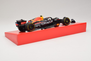 Red Bull Racing RB18 #1 M. Verstappen Oracle Winner Dutch GP 2022 Minichamps 1:18 113223501 Metall – Bild 3 von 7