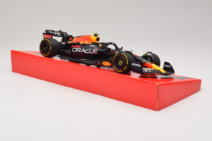 Red Bull Racing RB18 #1 M. Verstappen Oracle Winner Dutch GP 2022 Minichamps 1:18 113223501 Metall – Bild 4 von 7