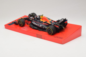 Red Bull Racing RB18 #1 M. Verstappen Oracle Winner Dutch GP 2022 Minichamps 1:18 113223501 Metall – Bild 5 von 7