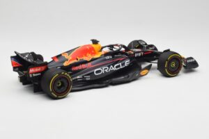 Oracle Red Bull Racing RB18 #1 M. Verstappen Winner Italian GP 2022 Minichamps 1:18 110221601 Metall – Bild 2 von 7