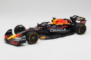 Oracle Red Bull Racing RB18 #1 M. Verstappen Winner Italian GP 2022 Minichamps 1:18 110221601 Metall