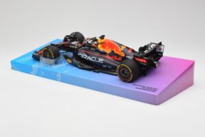 Red Bull Racing RB18 #1 M. Verstappen Winner Miami GP 2022 Minichamps 1:18 113220501 Metall – Bild 5 von 7