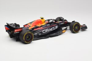 Oracle Red Bull Racing RB18 #11 S. Perez Abu Dhabi GP 2022 Minichamps 1:18 110222211 Metall – Bild 2 von 7