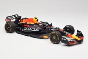 Oracle Red Bull Racing RB18 #11 S. Perez Abu Dhabi GP 2022 Minichamps 1:18 110222211 Metall – Bild 4 von 7
