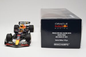 Oracle Red Bull Racing RB18 #11 S. Perez Abu Dhabi GP 2022 Minichamps 1:18 110222211 Metall – Bild 6 von 7