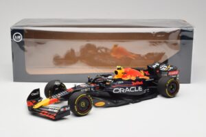 Oracle Red Bull Racing RB18 #11 S. Perez Abu Dhabi GP 2022 Minichamps 1:18 110222211 Metall – Bild 7 von 7
