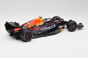 Oracle Red Bull Racing RB18 #11 S. Perez Monaco GP Winner Rain Tyre Version 2022 Minichamps 1:18 110222711 Metall – Bild 2 von 7