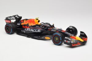 Oracle Red Bull Racing RB18 #11 S. Perez Monaco GP Winner Rain Tyre Version 2022 Minichamps 1:18 110222711 Metall – Bild 4 von 7
