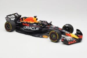 Oracle Red Bull Racing RB19 #1 M. Verstappen Winner Abu Dhabi GP 2023 Minichamps 1:18 110232301 Metall – Bild 4 von 7