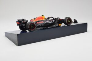 Red Bull Racing RB19 #11 S. Perez Winner Saudi Arabian GP 2023 Minichamps 1:18 113230111 Metall – Bild 3 von 6